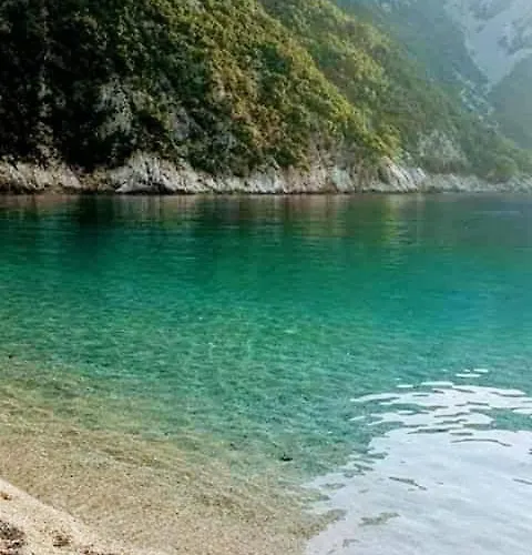Νανα Πλατανα